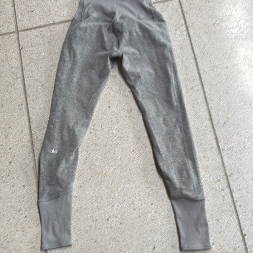 Alo Yoga Heather Gray Leggings